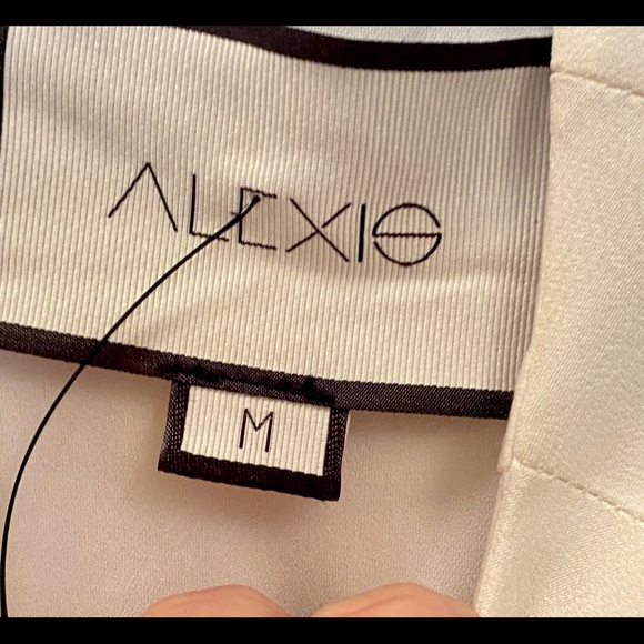 Alexis Mini - Picture 4 of 4